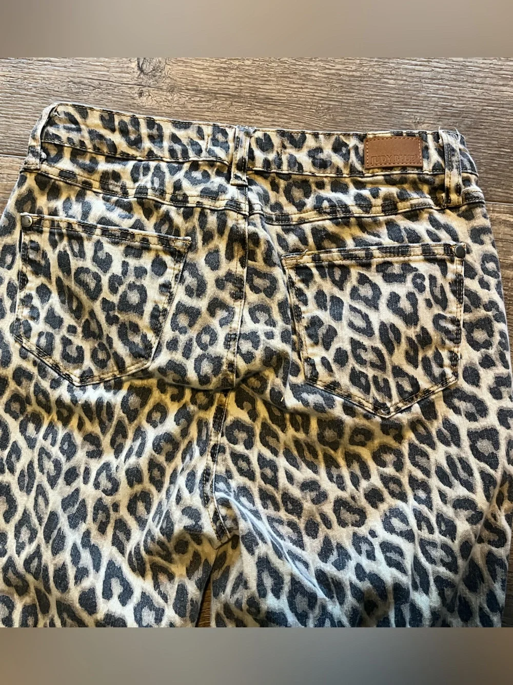 Judy Blue Leopard Print Super Flare Jeans with Raw Hem - Picture 6 of 8